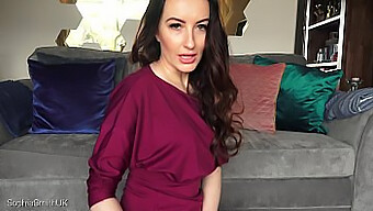 Brunette Beauty Miss Smith Urges You To Join In